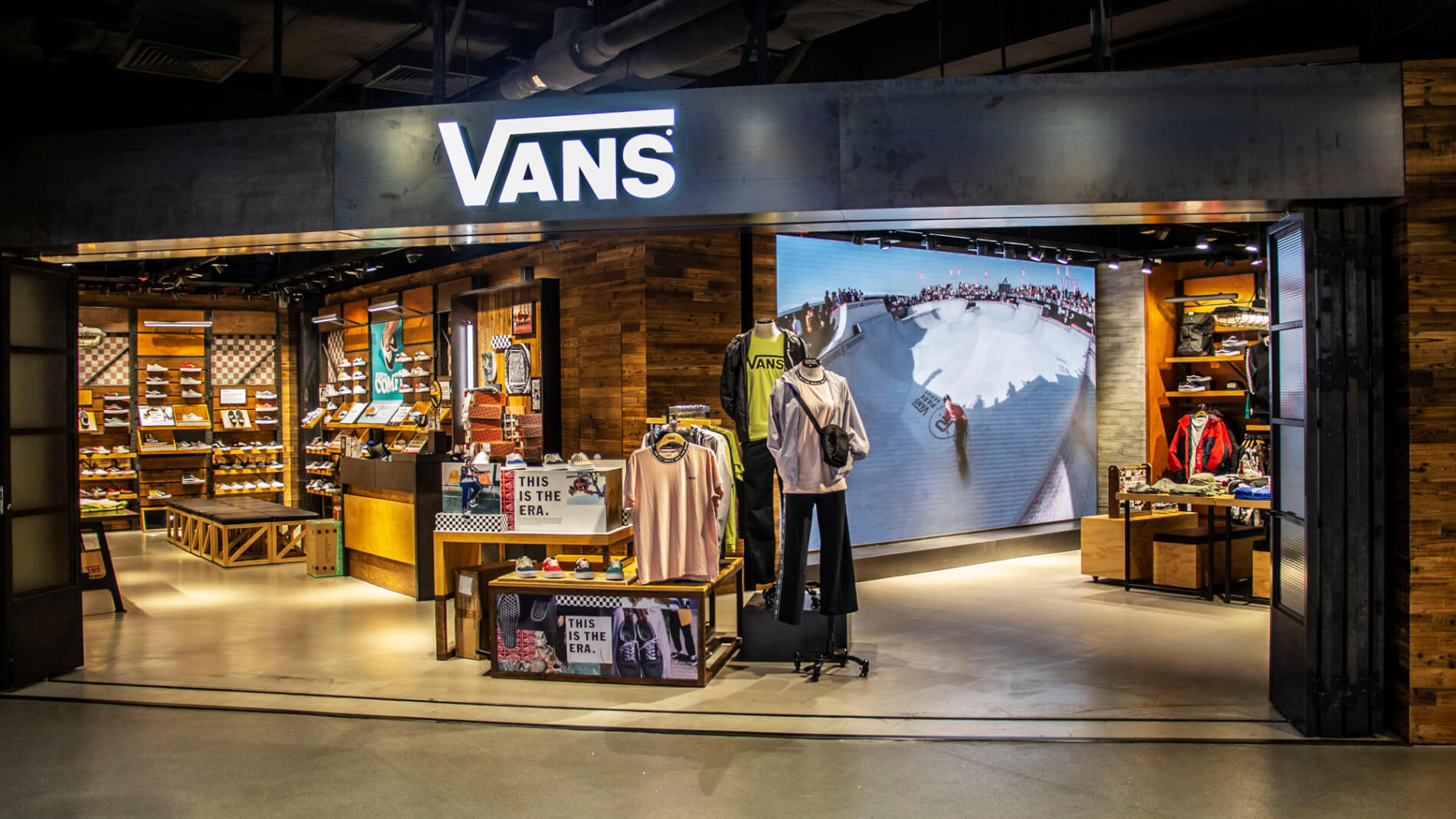 vans store in